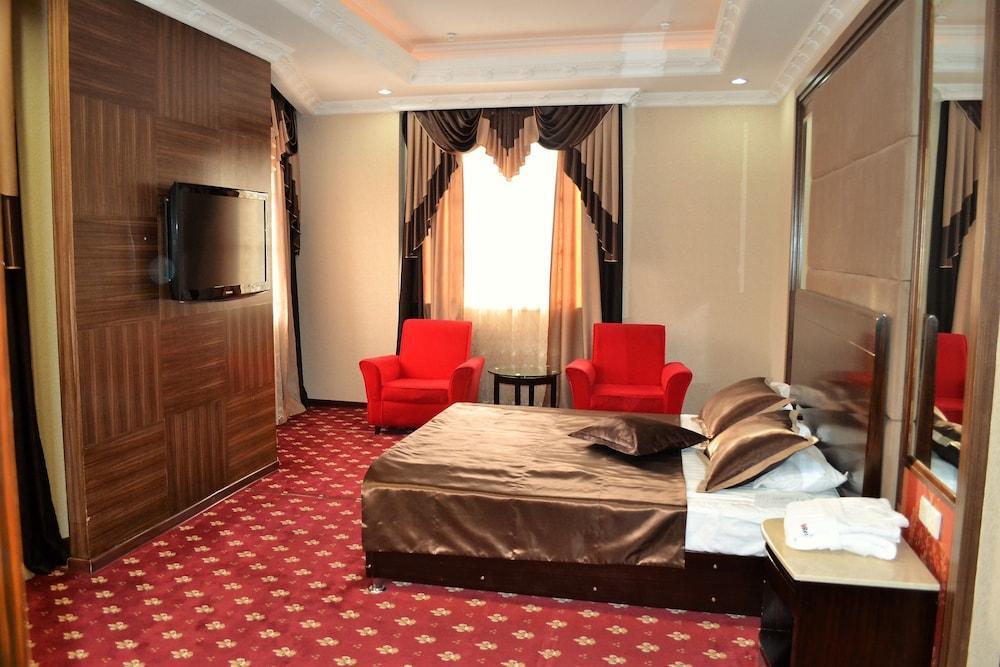 Renion Hills Hotel อัลมาตี ภายนอก รูปภาพ