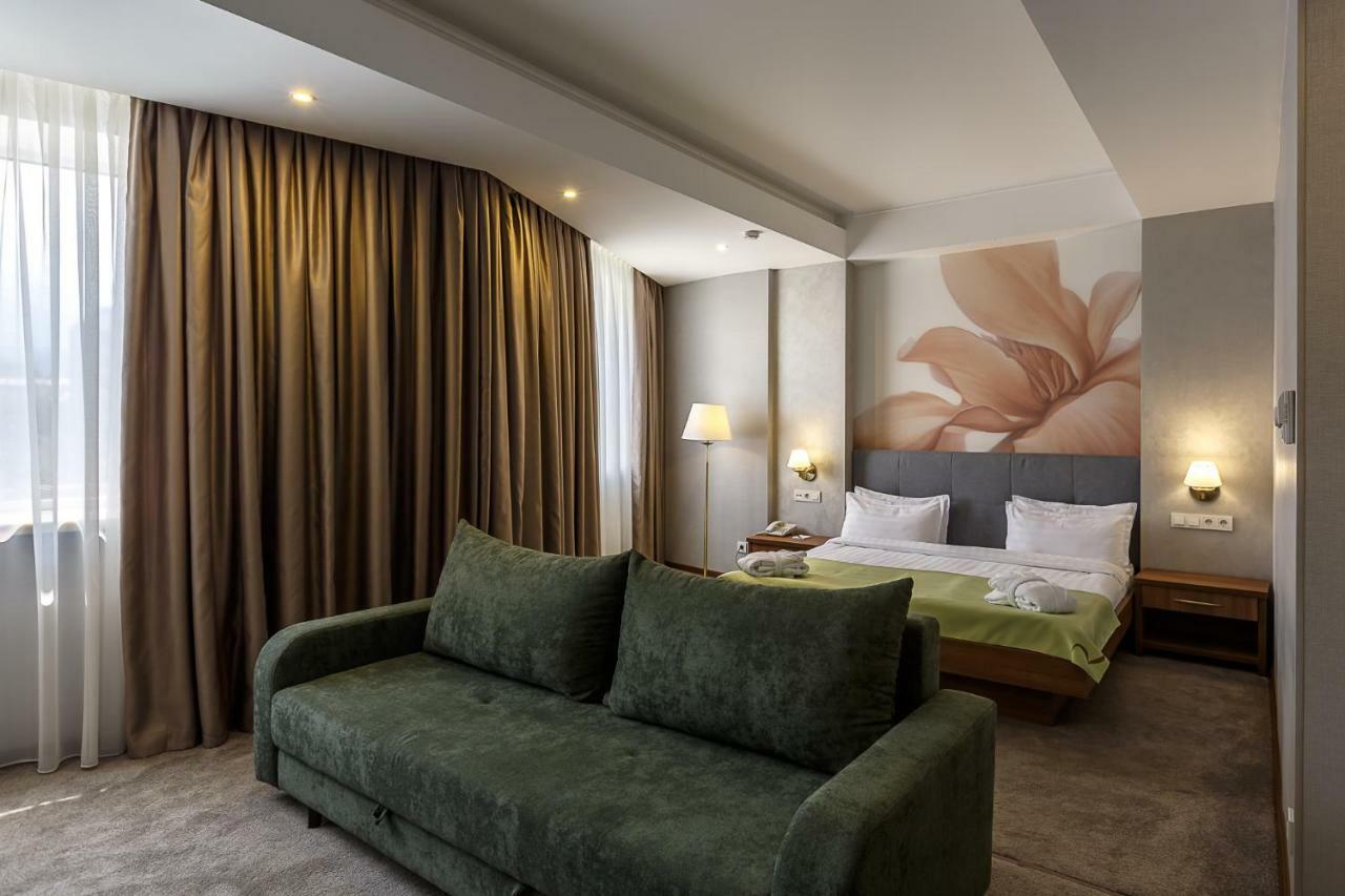 Renion Hills Hotel อัลมาตี ภายนอก รูปภาพ