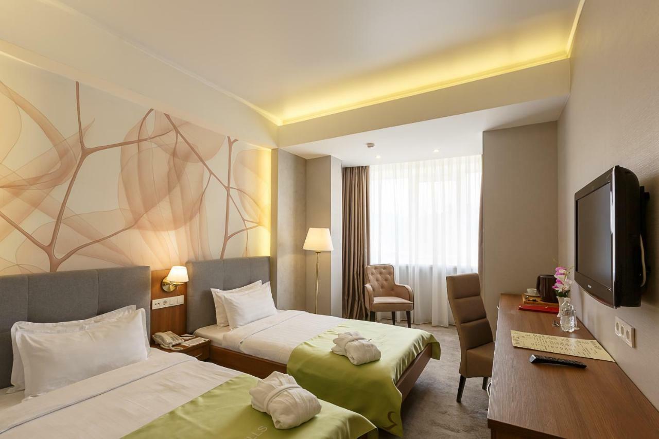Renion Hills Hotel อัลมาตี ภายนอก รูปภาพ