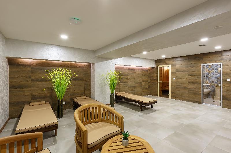 Renion Hills Hotel อัลมาตี ภายนอก รูปภาพ